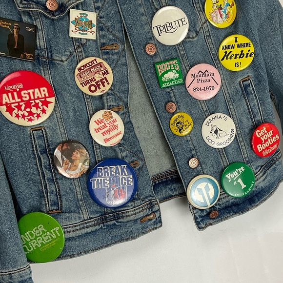 Vintage Jean Jacket Custom 80s 90s Pinback Buttons Pins Blue Denim Size Medium - Picture 5 of 7